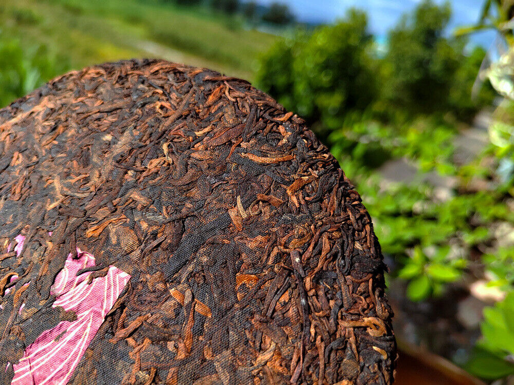 HelloYoung Golden Needle Pu'er Ripe Tea Palace Golden Bud Pu'er Tea Cake Aged Tea 12.6oz