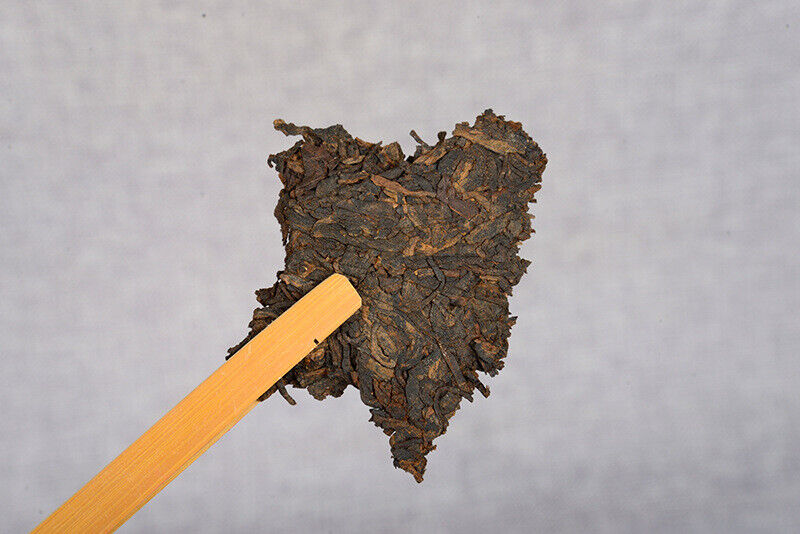 HelloYoung Yunnan Pu'er Ripe Tea Cake Pu'er Ripe Tea 357g Golden Bud Tea Cake