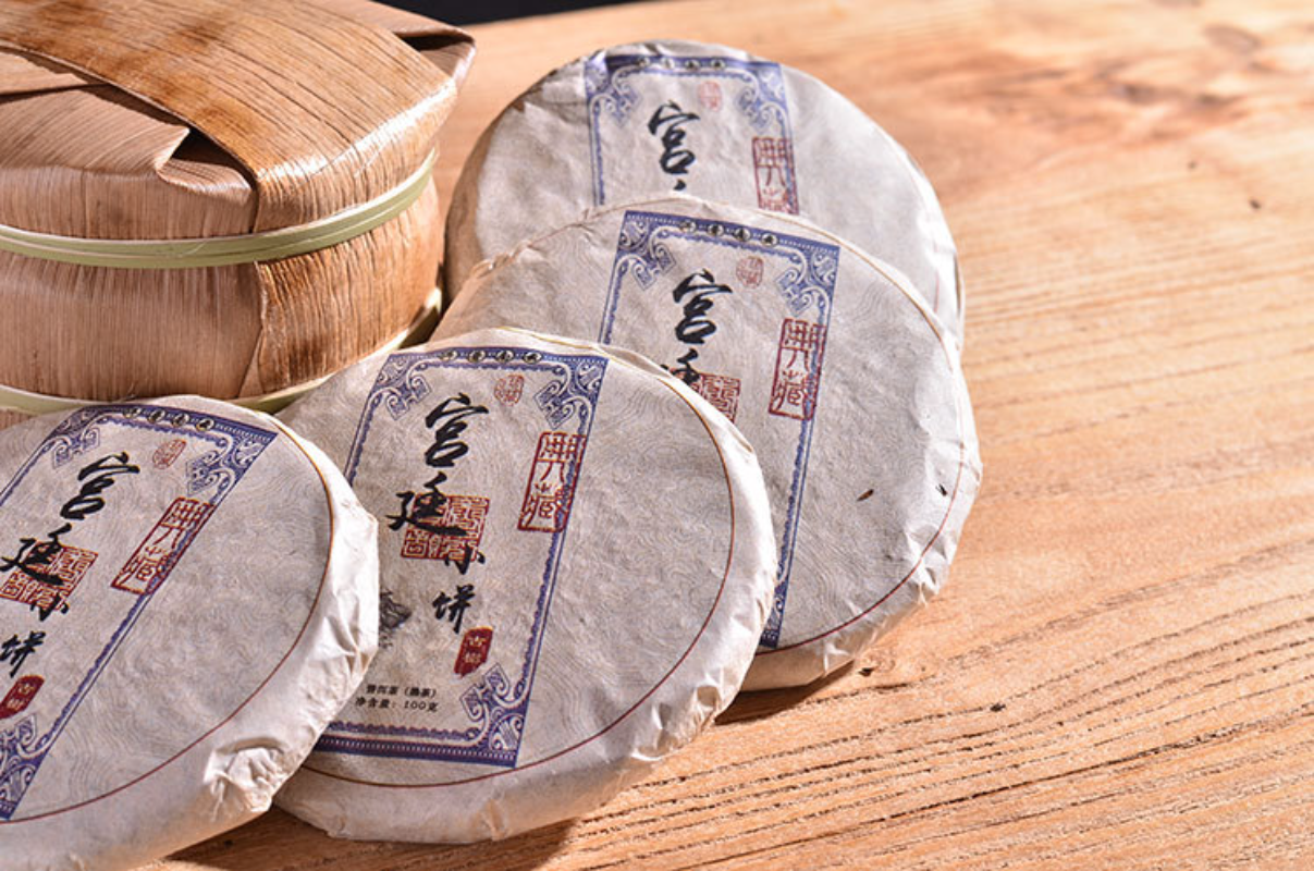 HelloYoung Yunnan Pu'er Ripe Tea Cake 100g Palace Small Cake Pu'er Tea