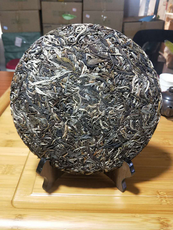 Puerh Tea Cake Raw Tea Spring Tea Ancient Tree Pu'er Tea Qizi Cake 357g