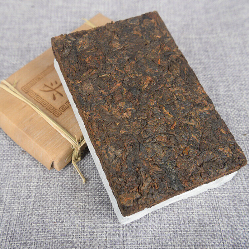 Natural Black Tea Pu-erh Tea Old Tea Head Golden Bud Brick Ripe Tea Brick 250g