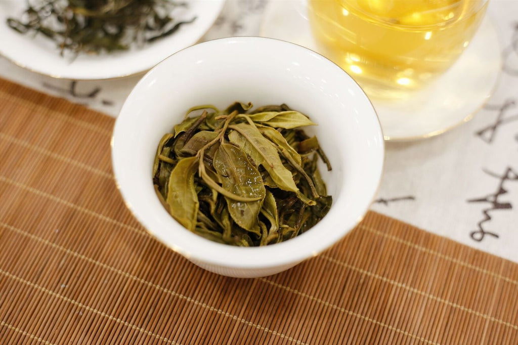 HelloYoung Banzhang Peacock Green Cake Yunnan Pu'er Tea Raw Tea Cake 357g/12.59oz