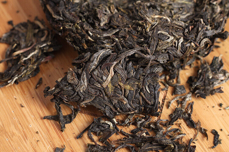 HelloYoung Yunnan Pu'er Tea Cake 100g Ban Zhang Raw Tea Cake