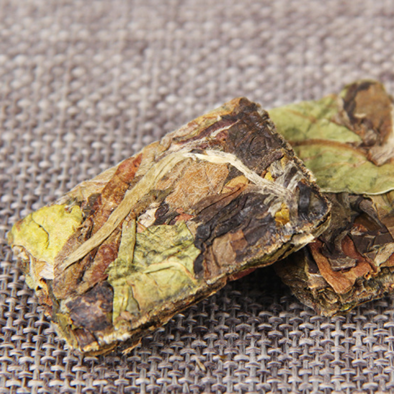 HelloYoung Flower Honey Fragrance Health Tea 500g Organic Yunnan White Tea Brick