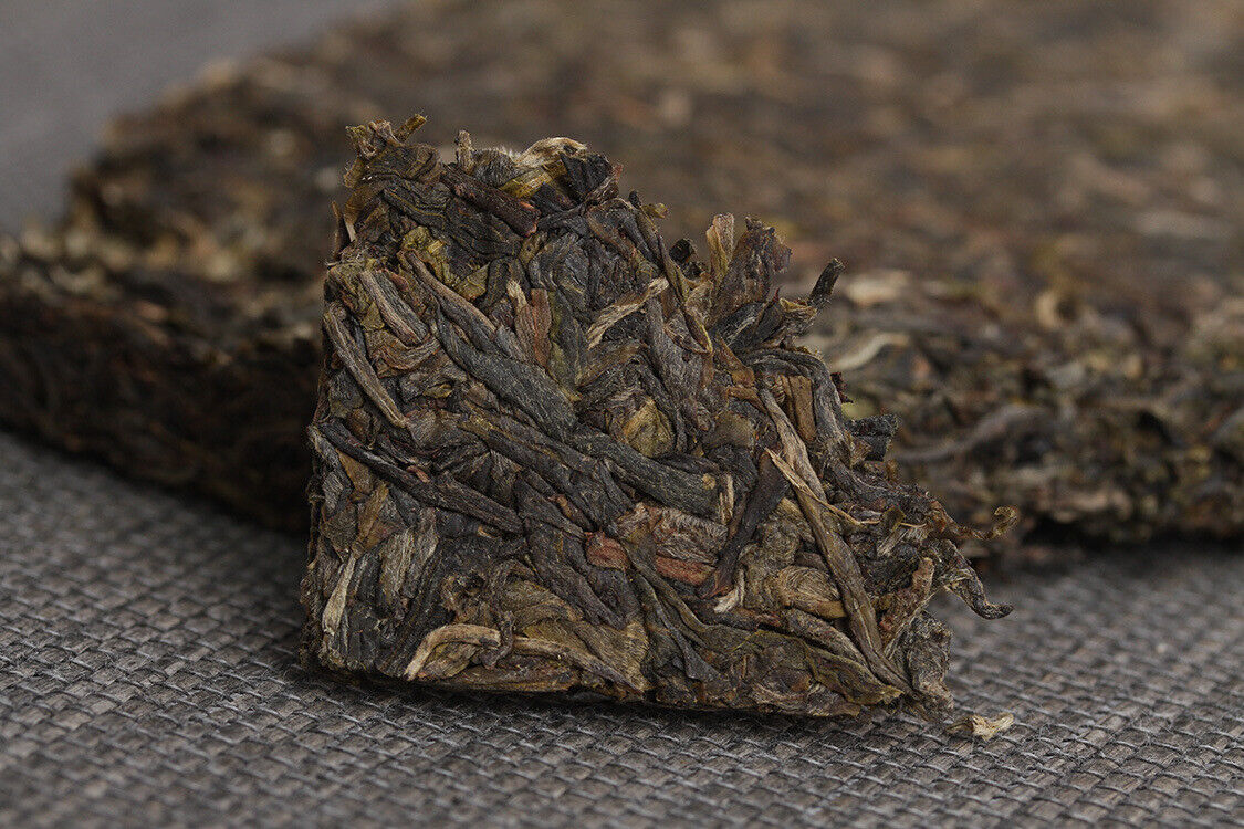 HelloYoung 200g Yunnan Pu'er Tea Bulang Spring Tip Pu'er Raw Brick Pre-Mingling Spring Tea