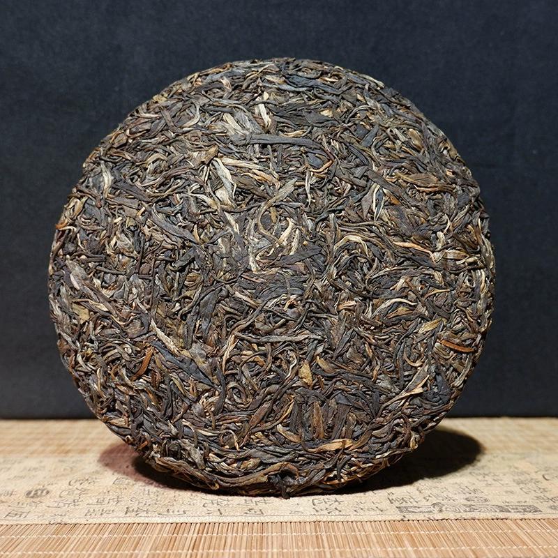357g Origin Tea Yunnan Menghai Pu'er Tea Tree King Old Man'e Raw Tea Cake Secondary image
