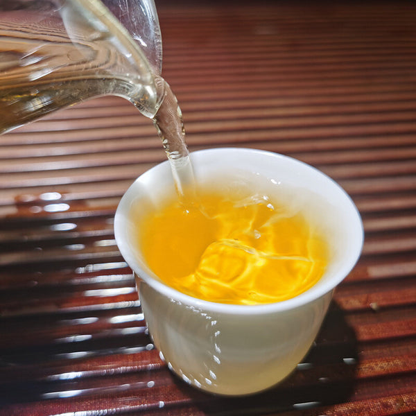 357g Hand Made Graphite Pressed Old White Tea Tea Cake  Organic Yunnan White Tea