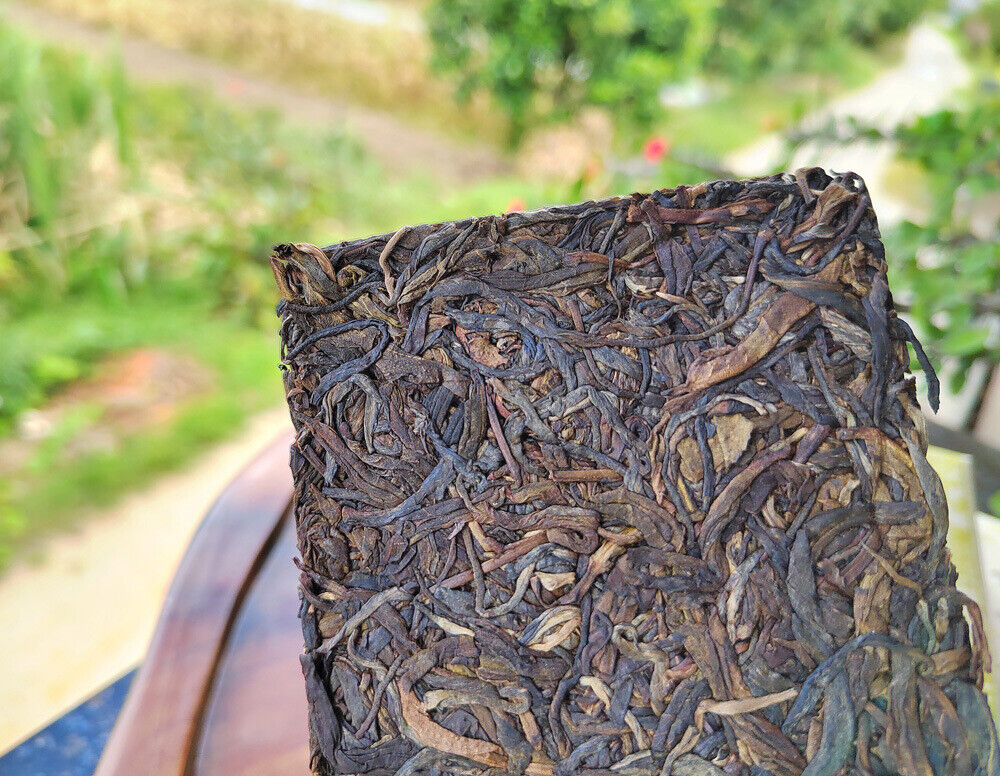 HelloYoung 200g YunNan Pu'er Old Tea Brick Tea Yiwu Old Raw Tea Aged Pu'er Raw Tea Brick