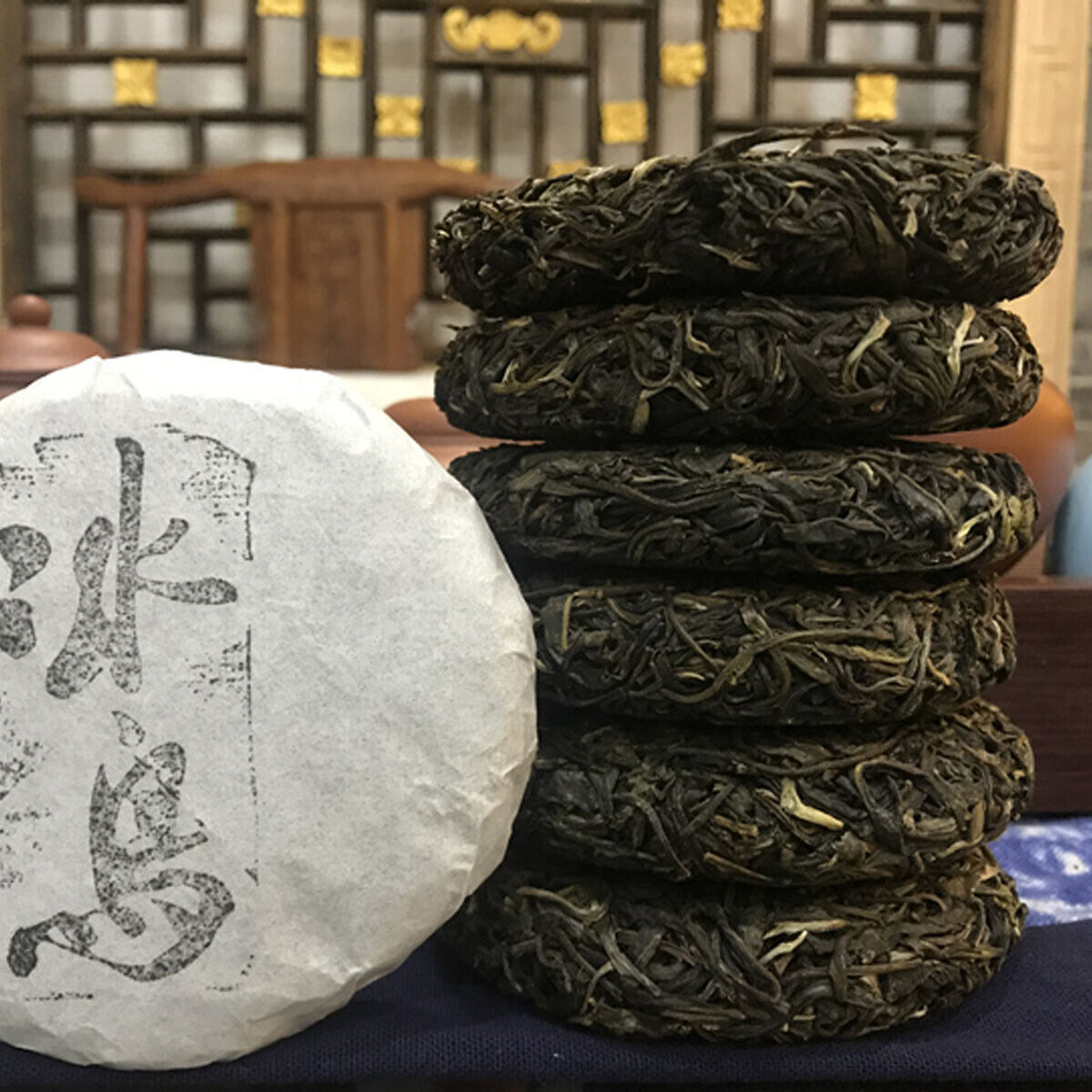 HelloYoung Bing Dao Sheng Pu-erh Healthy Care Chinese Yunnan Premium Cha Puer Tea Cake 100g Main image