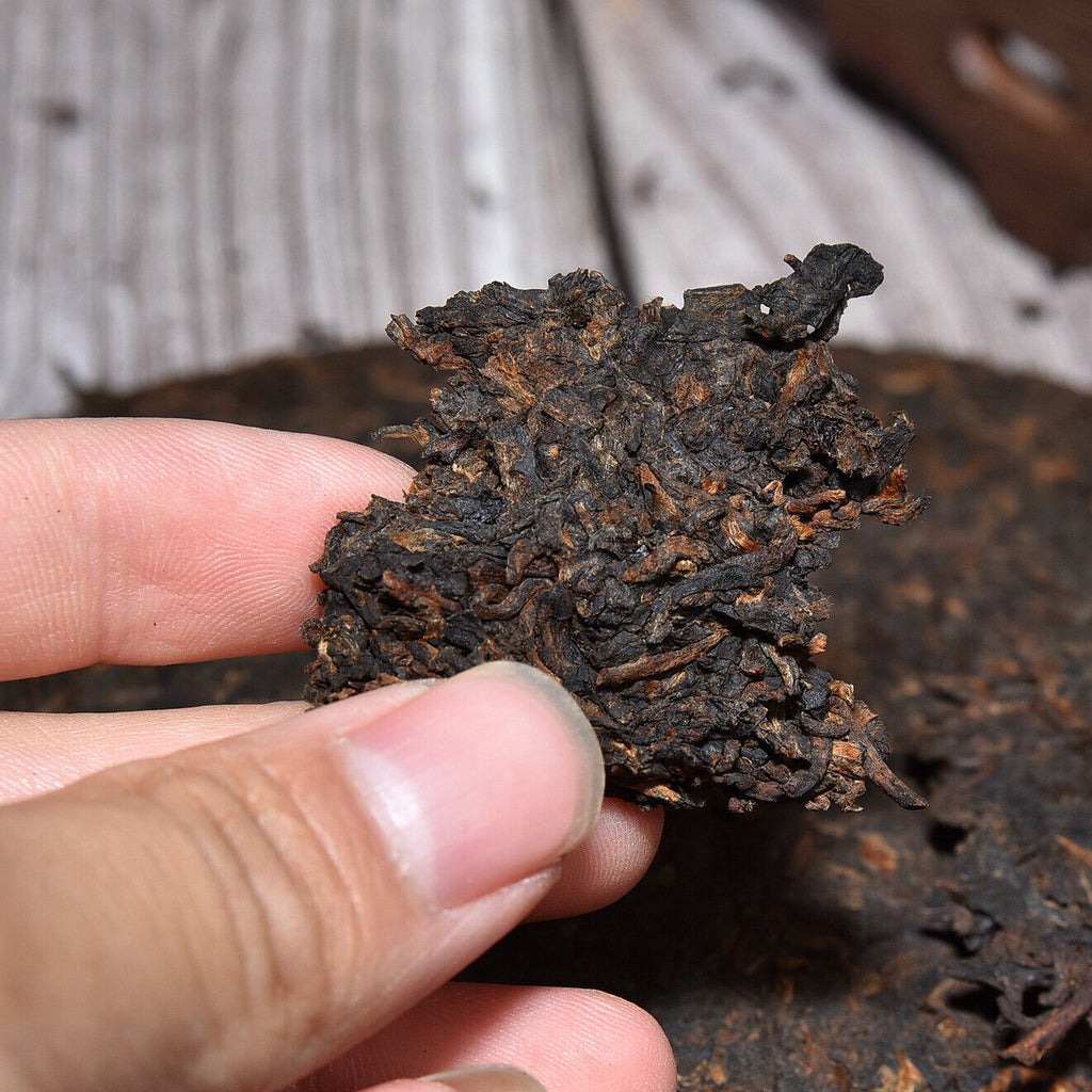 HelloYoung Yunnan Tea Cake Lao Banzhang 357g Golden Buds Pu'er Ripe Tea Cake