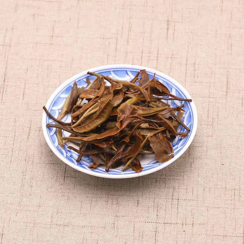 Natural and Healthy Handicrafts Chinese Moonlight White Puerh Tea Loose Leaf