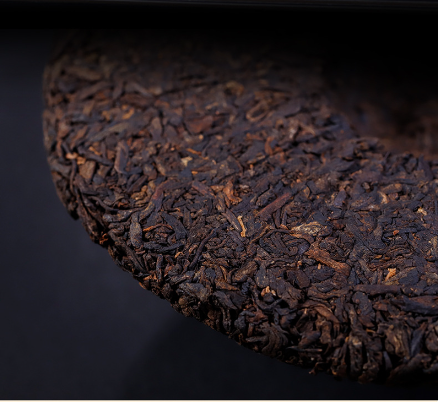 HelloYoung 357g Yiku Xigui First Spring Ancient Large Leaf Seeds Aged Pu'er Ripe Cake Tea