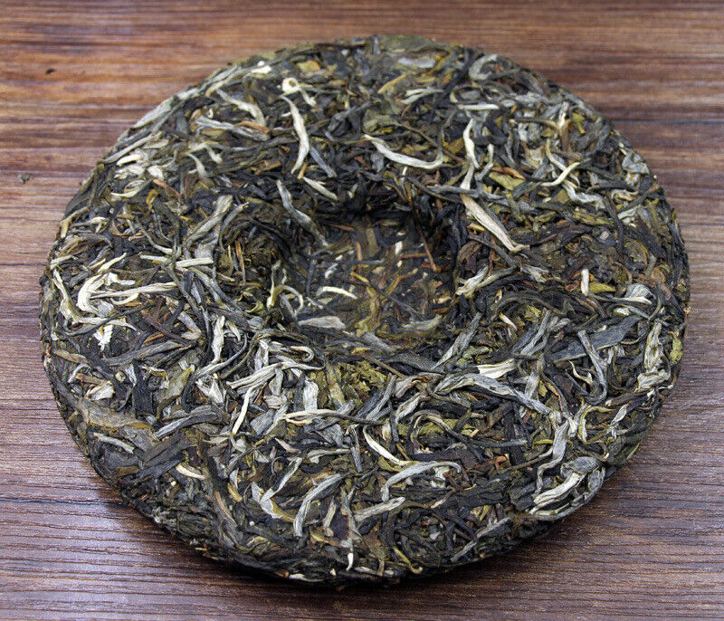 Thé Pu'er Cake du Yunnan 357g thé cru Pu'er Bingchun Yiwu Menghai Xigui