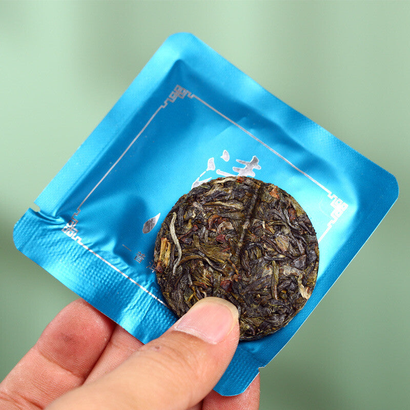 Premium Yunnan 8g Mini Pu-erh Raw Tea Cake Loose Leaf Tea Main image
