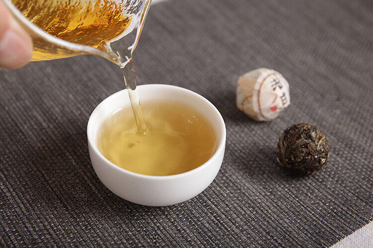 HelloYoung Yunnan Pu'er tea Fuding white tea process white peony old white tea dragon pearl