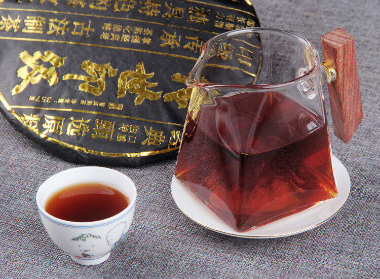 HelloYoung 357g Palace Pu-erh Golden Bud Tea Cake Ancient Tree Pu-erh Tea Black Tea