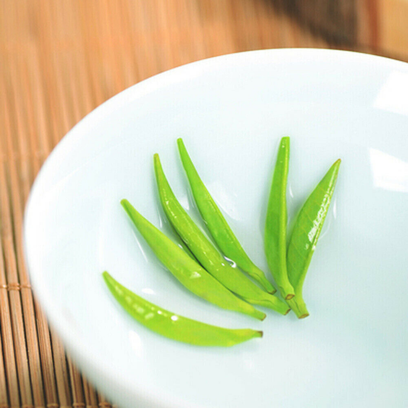 HelloYoung Jin Tan Que She Hand Picked Sparrow Tongue gift box New 50g China Green Tea Secondary image