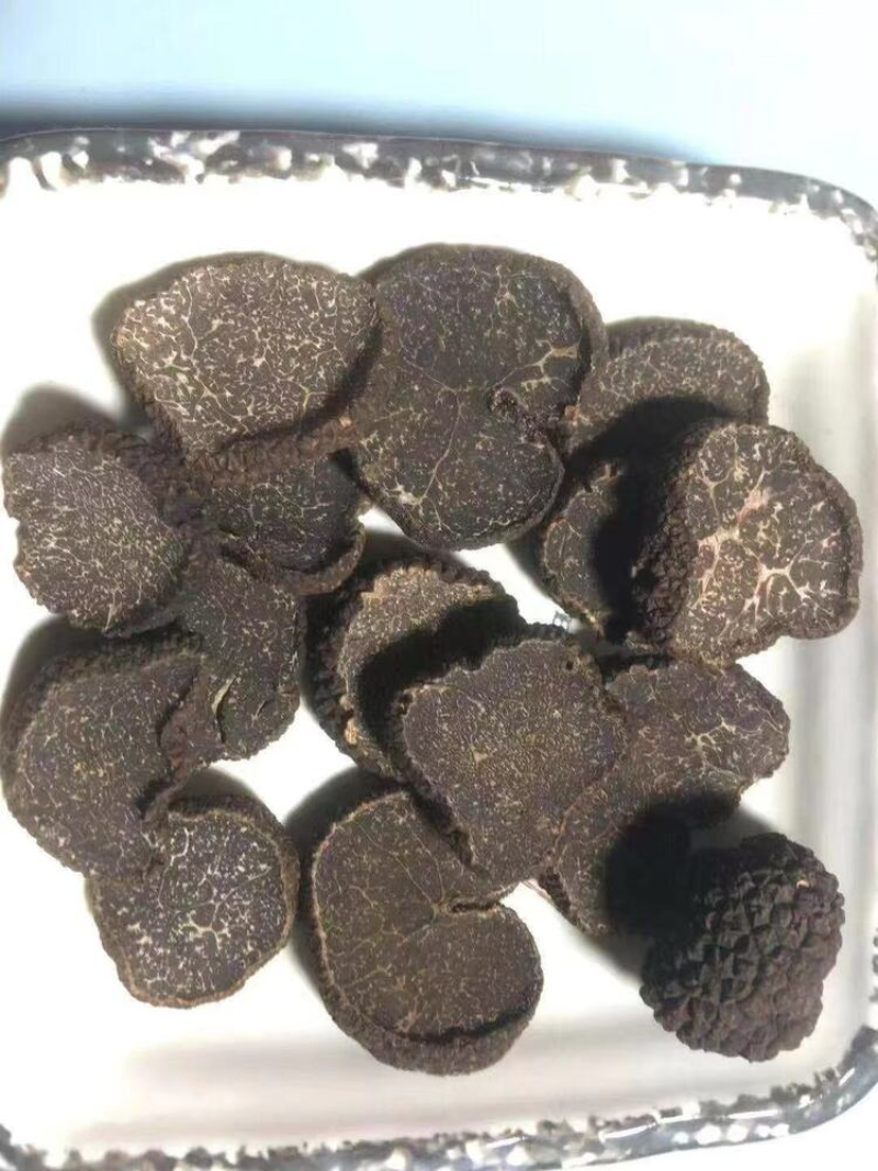HelloYoung 25-100g Sliced Black Truffle (1.76 oz) Dried Truffle Cloud Black Truffle