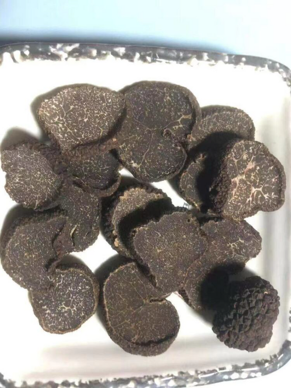HelloYoung 25-100g Sliced Black Truffle (1.76 oz) Dried Truffle Cloud Black Truffle