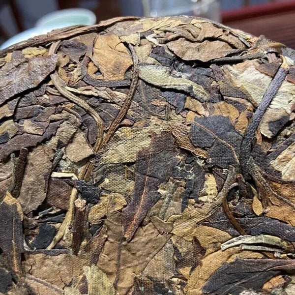 HelloYoung Yunnan White Tea Jinggu pressed of old white tea cake 357g/12.59oz