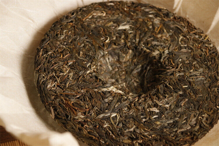 HelloYoung 357g Yiwu Ancient Tree Tea Mint Hetang Pu'er Tea Raw Tea Cake Fresh and Elegant