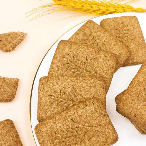 Whole Wheat Biscuit Black Grain Flavor Crisp Snack Delicious Treat