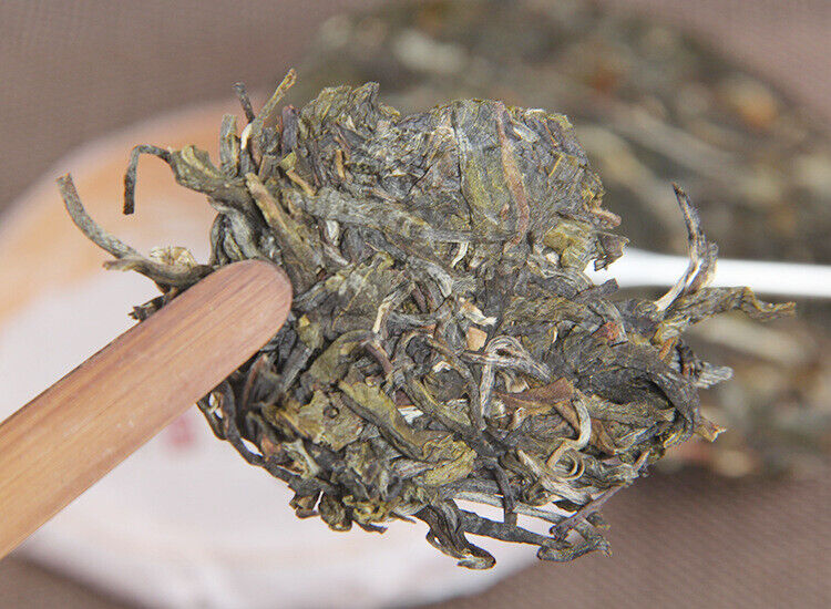 HelloYoung 100g Yunnan Yiwu District Yiwu Sun Green Pu'er Raw Tea Cake Seven Seed Cake Tea