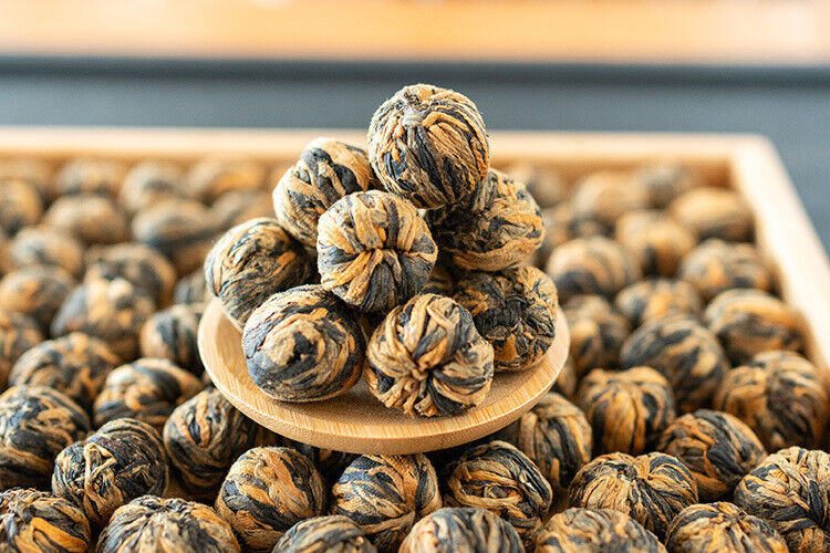 HelloYoung 500G Fengqing work Dian Hong tea hydrangea dragon pearl gold ball black tea