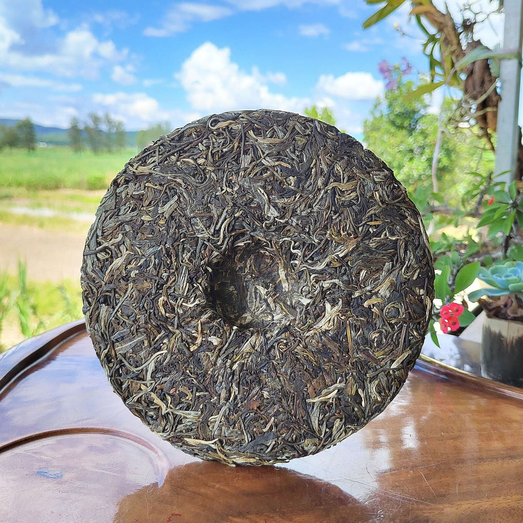 HelloYoung 357g Icelandic Pu'er Tea Raw Tea Yunnan Pu'er Tea Cake Yunnan Qi Zi Cakes