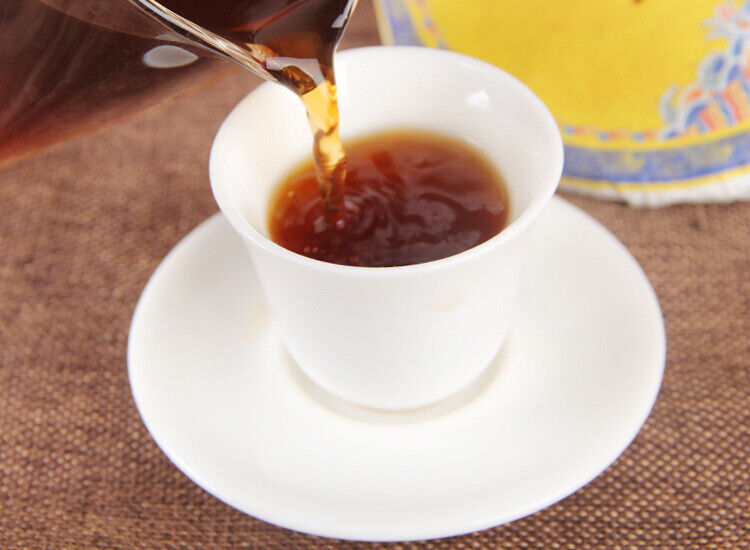 HelloYoung 200g Palace Gold Cake (Ripe) Yunnan Menghai Pu'er Round Tea Early Spring Jiao Mu