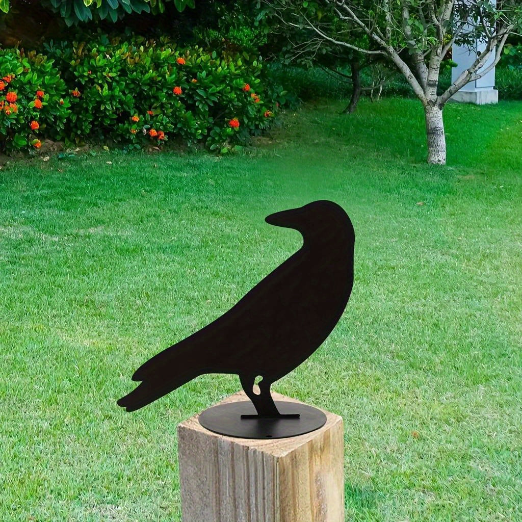 1pc Raven Garden Stake, Metal Silhouette Yard Sign With Stake For Garden Decor, Halloween Decor, Wall decor metal wall hanging. It can be a focal point during specific seasons or a permanent fixture for enthusiasts of darker aesthetics