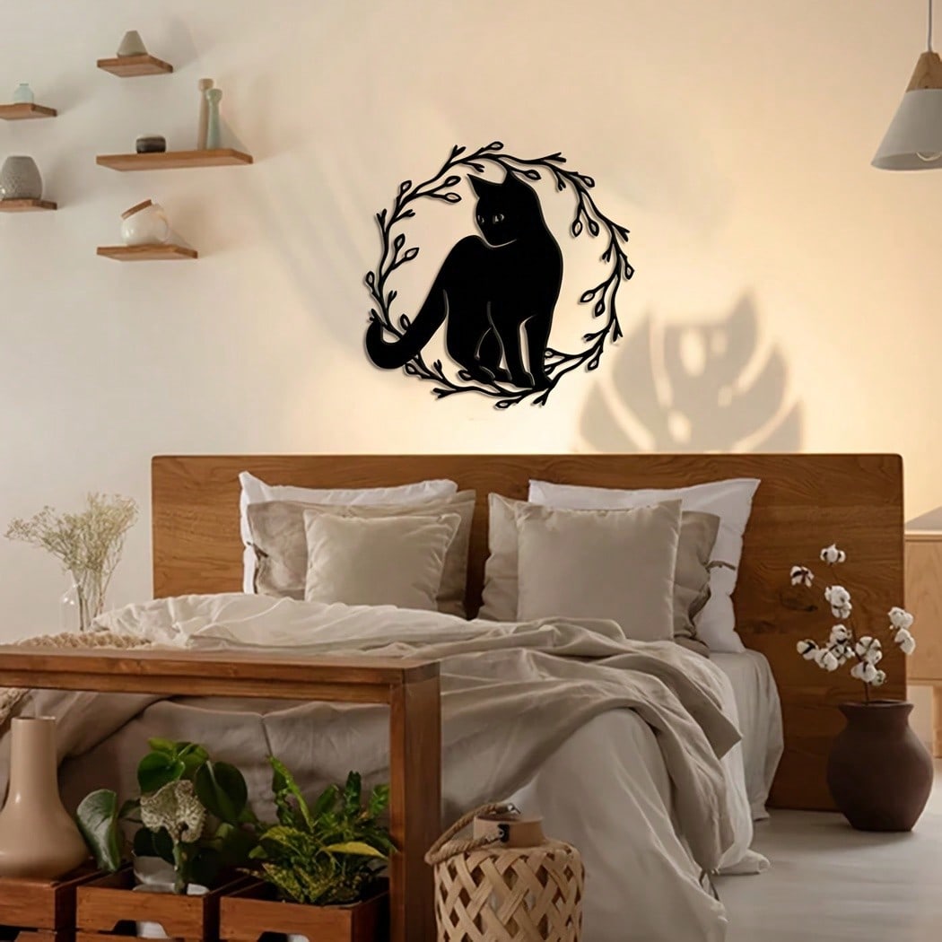 A beautiful and modern cute black cat metal wall decoration, a home decoration for cat lovers, suitable for bedrooms, living rooms and other home decorations, adding a special touch of color to your home. Main image