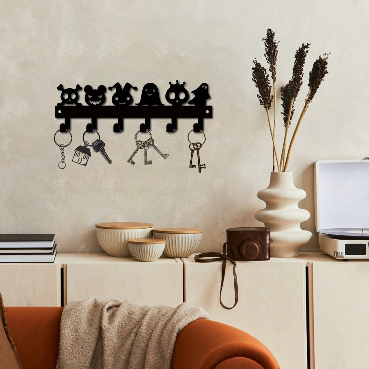 1PC Halloween Metal Wall-Mounted Rack With 6 Hooks, Pumpkin Ghost Pattern Hooks For Keys, Towels, Umbrellas, Decorative Organizer Shelf