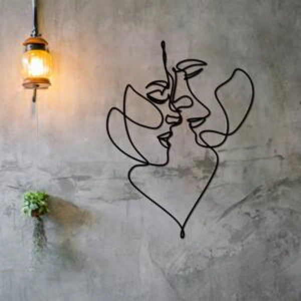1 piece. Unique wire heart-shaped wall decoration. Contains two sides. Ideal gift for birthdays, Christmas and home decor. Also suitable for anniversaries and Valentine's Day. Birthday