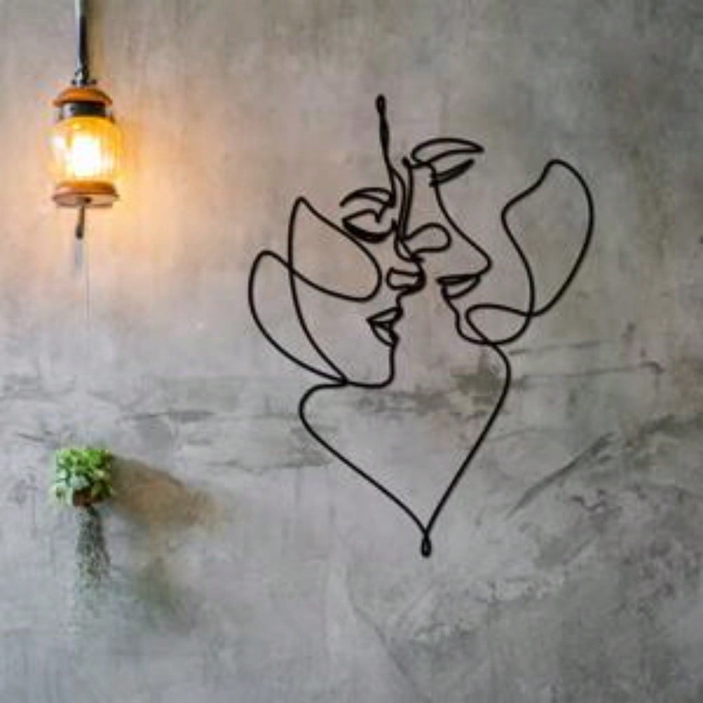 1 piece. Unique wire heart-shaped wall decoration. Contains two sides. Ideal gift for birthdays, Christmas and home decor. Also suitable for anniversaries and Valentine's Day. Birthday