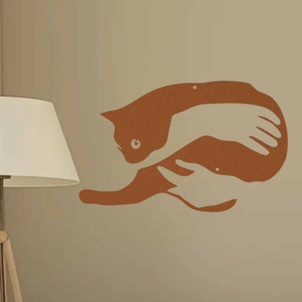 1 piece of rusty black metal cat wall decor, combines the moon metal logo with steel. The modern cat silhouette wall art sculpture is unique and charming. Full of artistic sense, adding a vivid atmosphere to the space, a great choice for home decorat