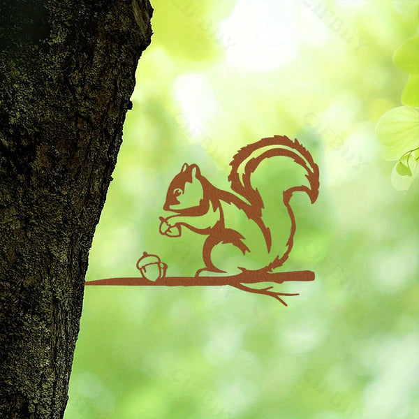 An embroidered squirrel guardian nut outdoor garden tree insert can be placed in various places such as courtyards and gardens to add an artistic touch to the garden. It is a fine outdoor garden decoration.