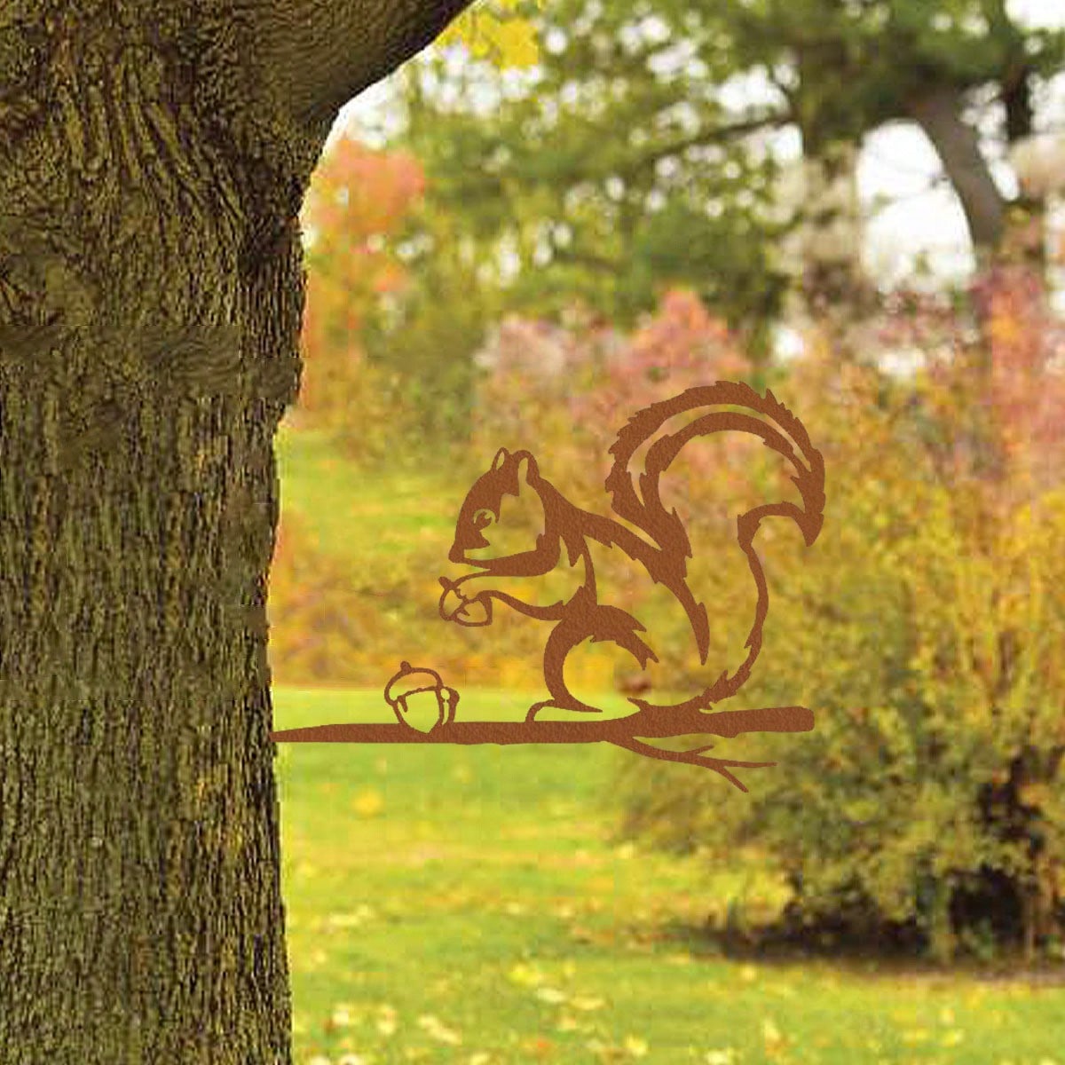 An embroidered squirrel guardian nut outdoor garden tree insert can be placed in various places such as courtyards and gardens to add an artistic touch to the garden. It is a fine outdoor garden decoration.