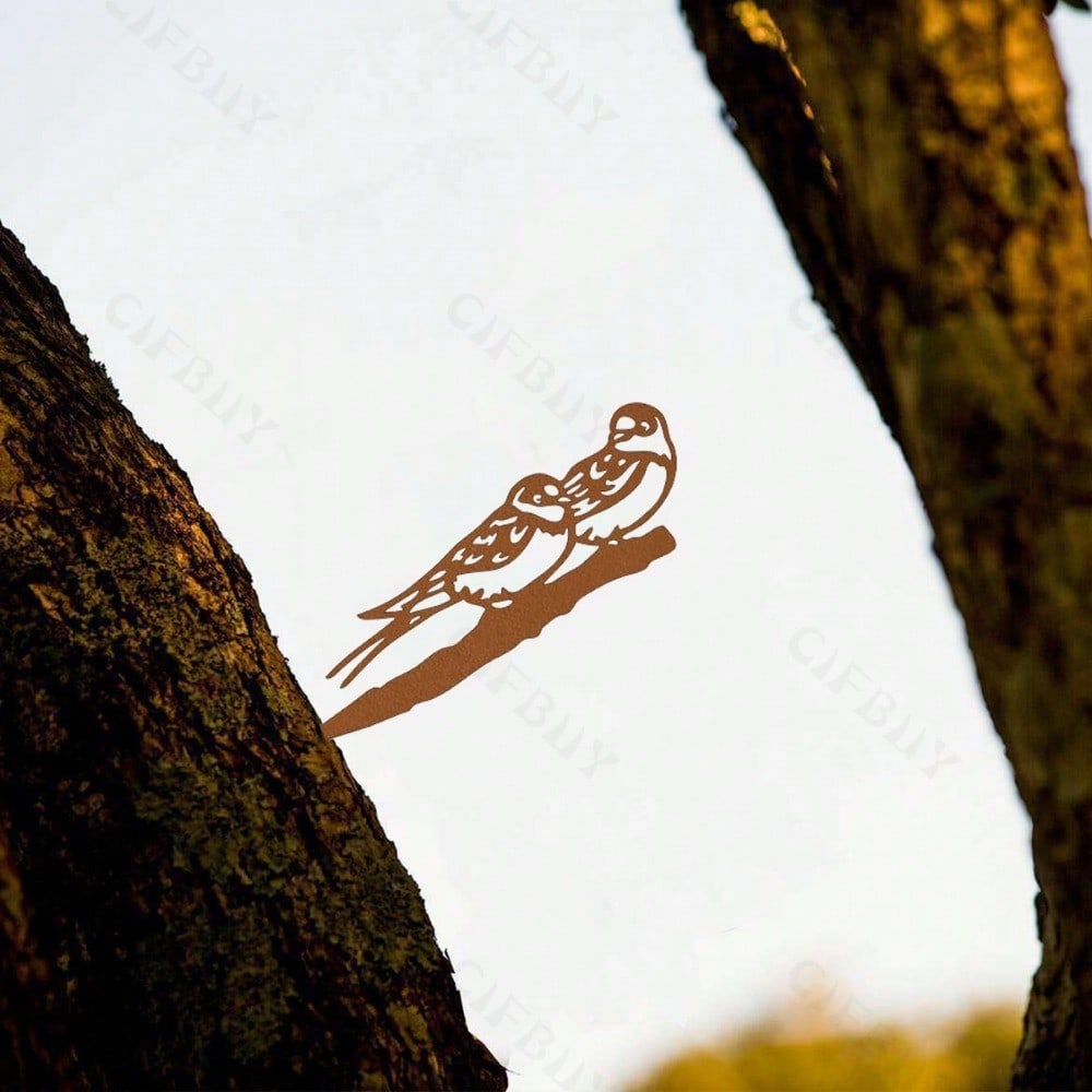 This embroidered two birds outdoor garden tree insert (1 piece) can be placed in various places such as courtyards and gardens to add an artistic touch to the garden. It is a fine outdoor garden decoration.
