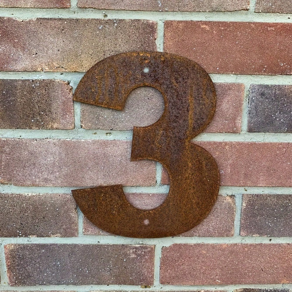 A set of retro metal alphanumeric cards, suitable for home entrances, mailboxes and other occasions. A variety of styles are available and can be freely combined. Can be used as home address cards, outdoor wall decoration, retro number cards