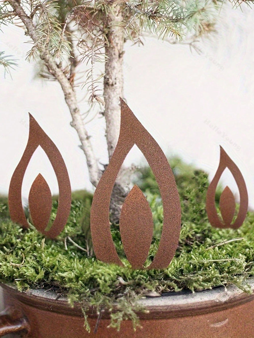 1 piece of exquisite metal floor inserts for garden decoration. Suitable for a variety of patios and garden environments. Enhance the beauty of the space. Excellent gift choice.