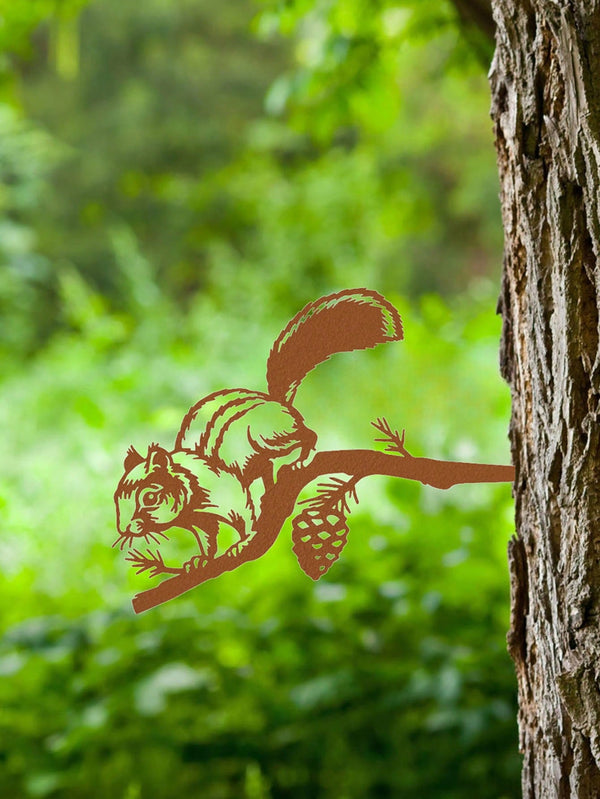 A stunning wildlife metal tree ornament, eye-catching garden decoration, perfect for patios and gardens, adds artistic charm and is a great gift.