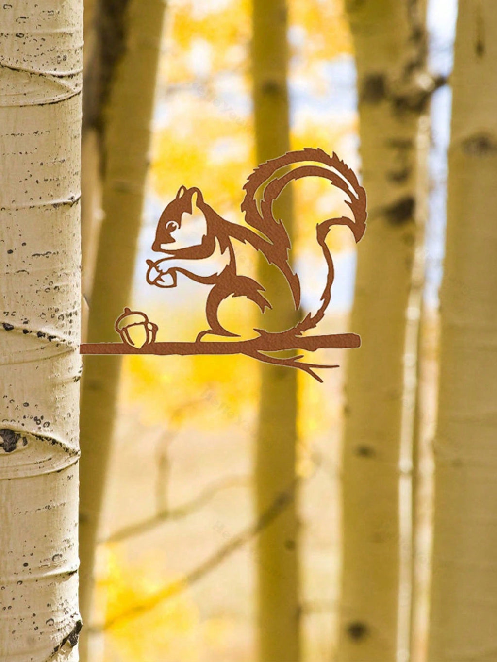 A stunning wildlife metal tree ornament, eye-catching garden decoration, perfect for patios and gardens, adds artistic charm and is a great gift.