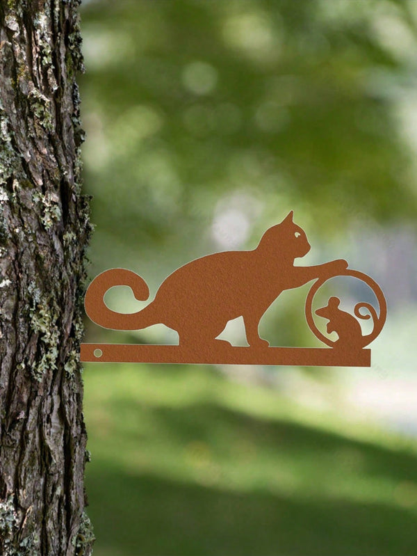 A stunning wildlife metal tree ornament, eye-catching garden decoration, perfect for patios and gardens, adds artistic charm and is a great gift.