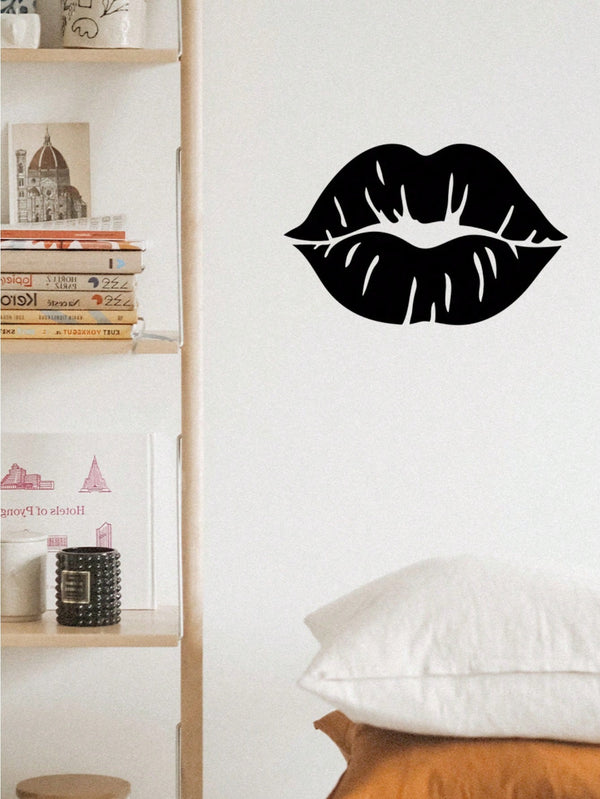 A set of 2 black metal kiss-shaped decorative pendants, highly distinctive, suitable as home decoration or personalized gifts, suitable for Valentine's Day, birthdays, graduations, and other occasions.
