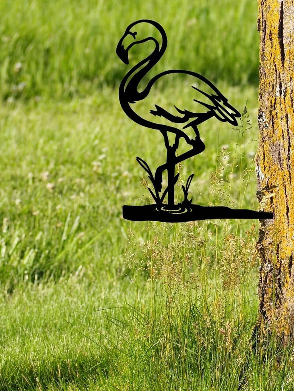 1 piece of black metal wrought iron goose-shaped home decoration for gardening. As a personalized gift, it can add life and vitality to your yard and garden.