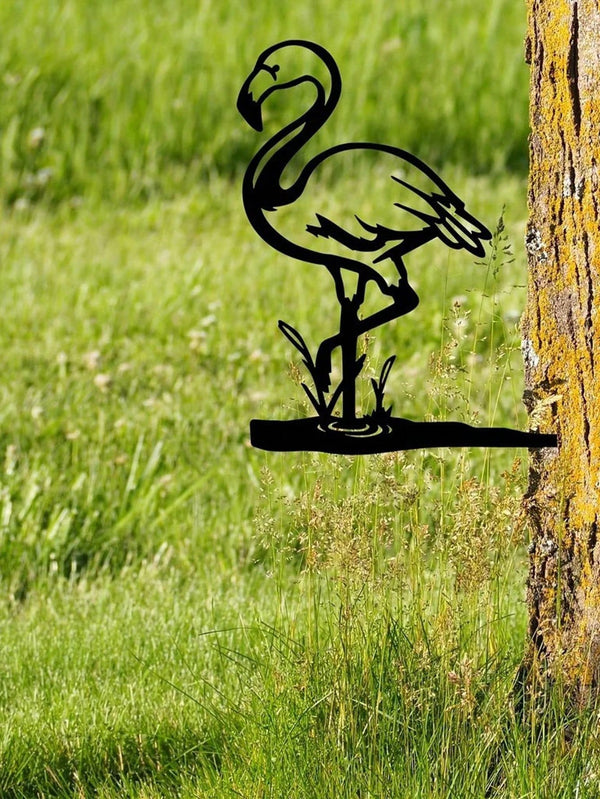 1 piece of black metal wrought iron goose-shaped home decoration for gardening. As a personalized gift, it can add life and vitality to your yard and garden.