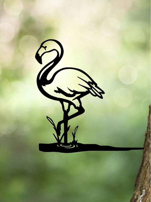 1 piece of black metal wrought iron goose-shaped home decoration for gardening. As a personalized gift, it can add life and vitality to your yard and garden.