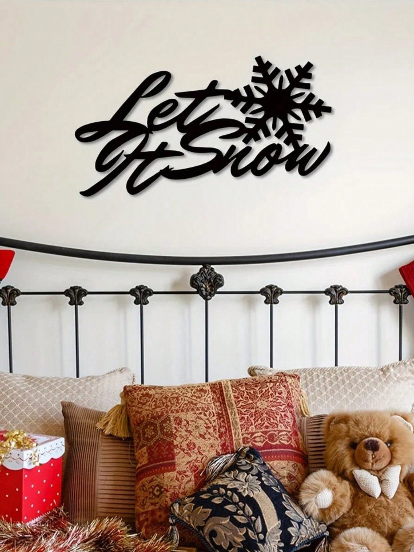 1 PC Home Decor Iron Black Metal “let it snow” Wall Decor Wall Sticker, Indoor/Outdoor Personalized Gift Holiday Gift for Snow Loving Friends