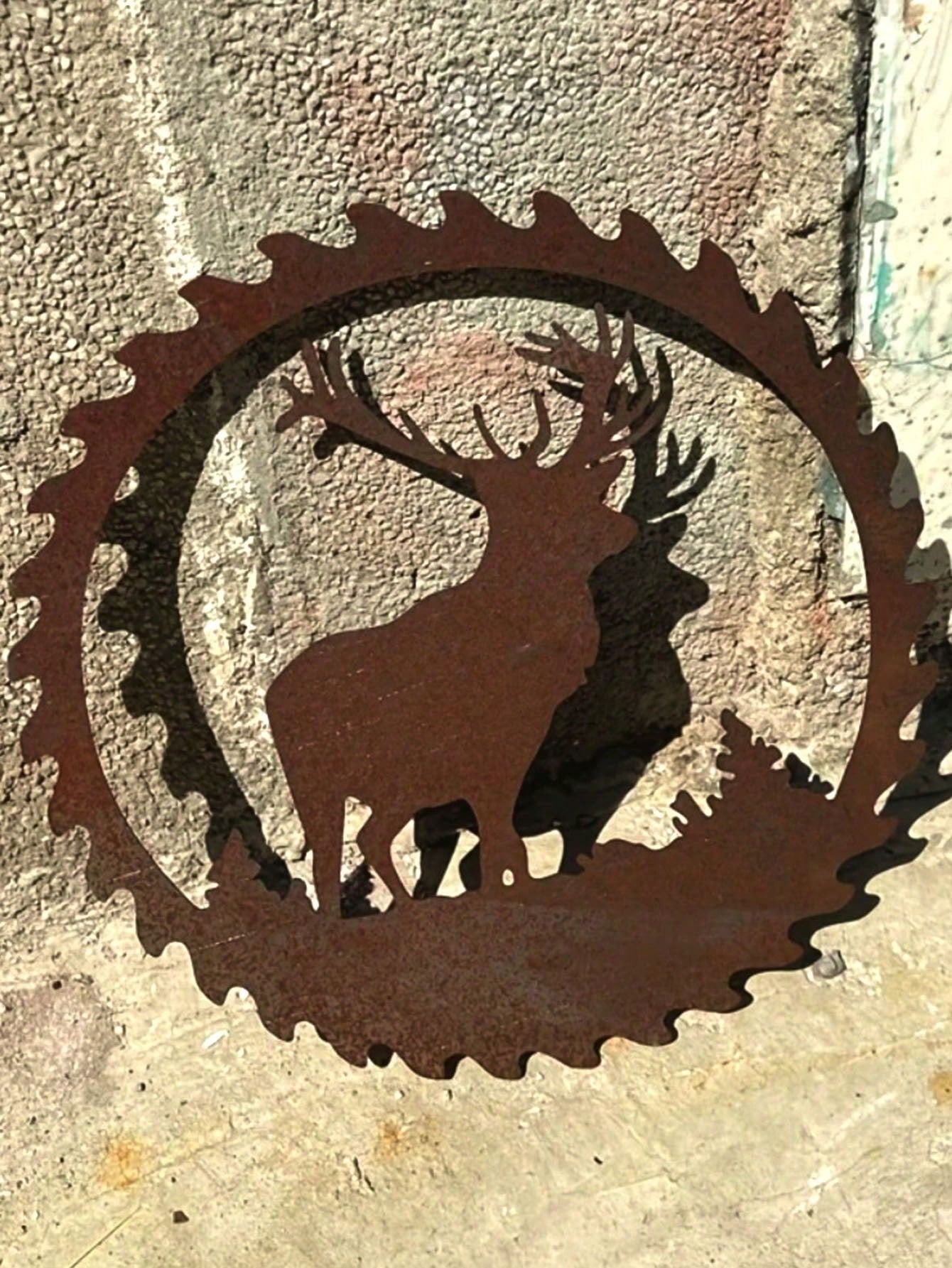 1 Piece Of Rusty Deer Iron Crafts, Adding Natural Wildness And Retro Charm To The Garden, Becoming A Beautiful Scenery In The Courtyard - Suitable For Metal Wall Decoration Of Outdoor Garden Courtyard